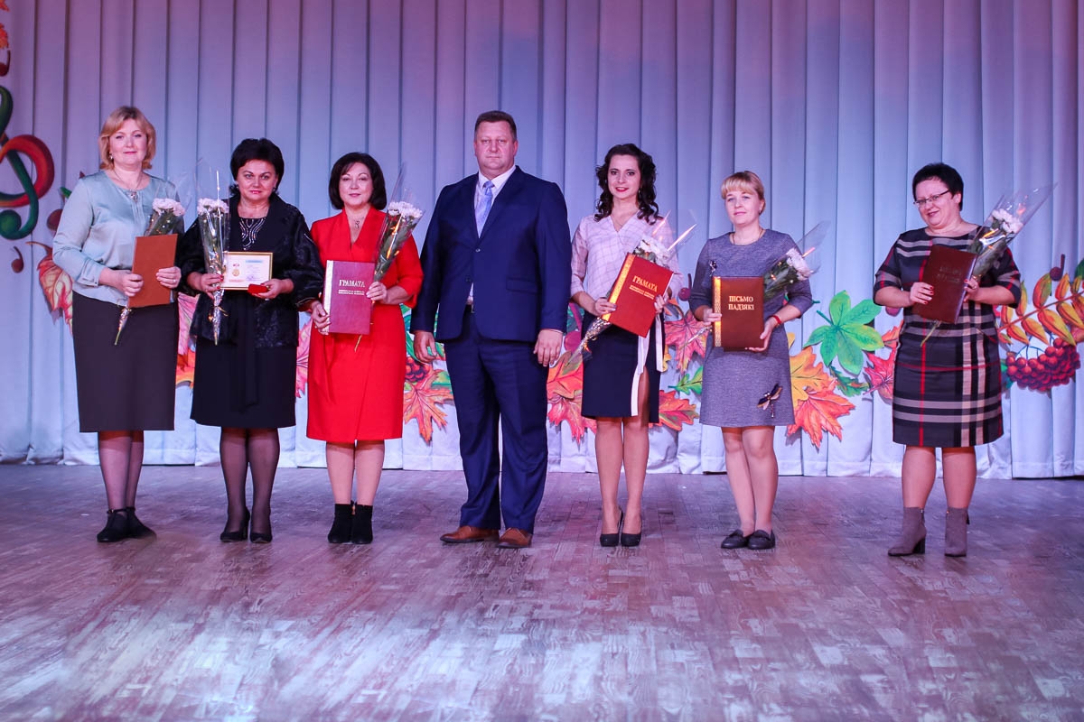 Накануне профессионального праздника лучшие педагоги Кобринщины получили достойные награды