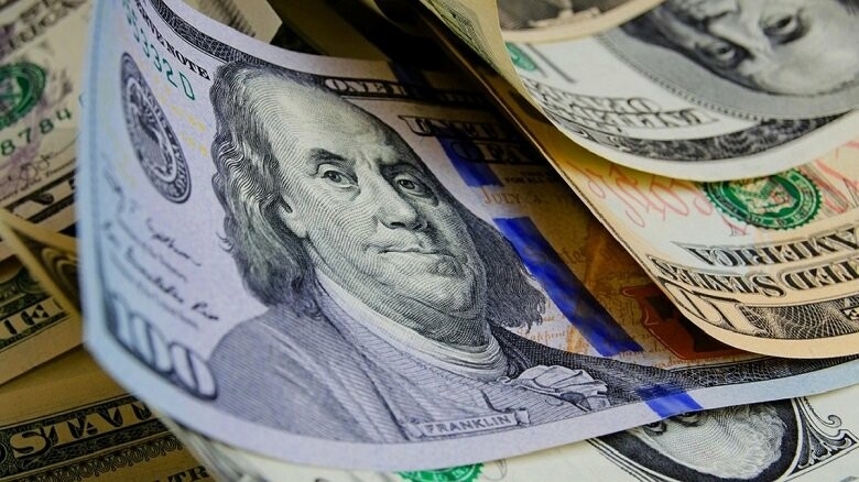 Прогноз курса валют: доллар подешевеет к старому Новому году