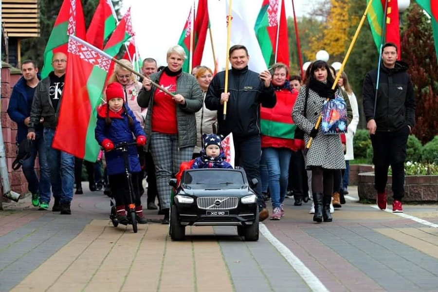 Региональный автопробег «За мирную Беларусь!» прошел по маршруту Брест - Кобрин