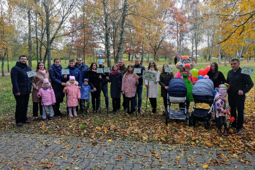 30 октября в Кобринском парке имени А.В. Суворова заложили аллею семейных деревьев