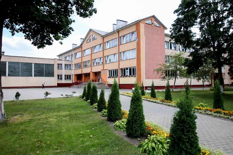 В школах Кобринского района идёт приём заявлений в 1 класс. Что надо знать родителям