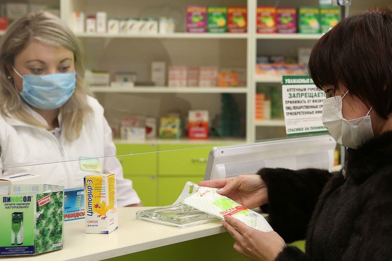 Минздрав ввел ограничения на продажу лекарств, масок и антисептиков