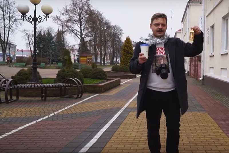 Кобрин в передаче «Камень, ножницы, бумага» на Беларусь-2. Рождественский выпуск