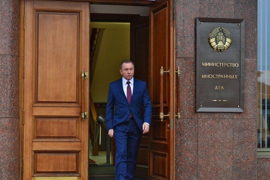 МИД Беларуси пообещал помочь белорусам, застрявшим за границей из-за коронавируса
