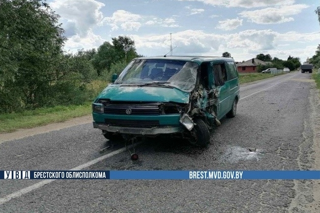 22 июля в Кобринском районе на выезде из деревни Хидры произошло касательное ДТП