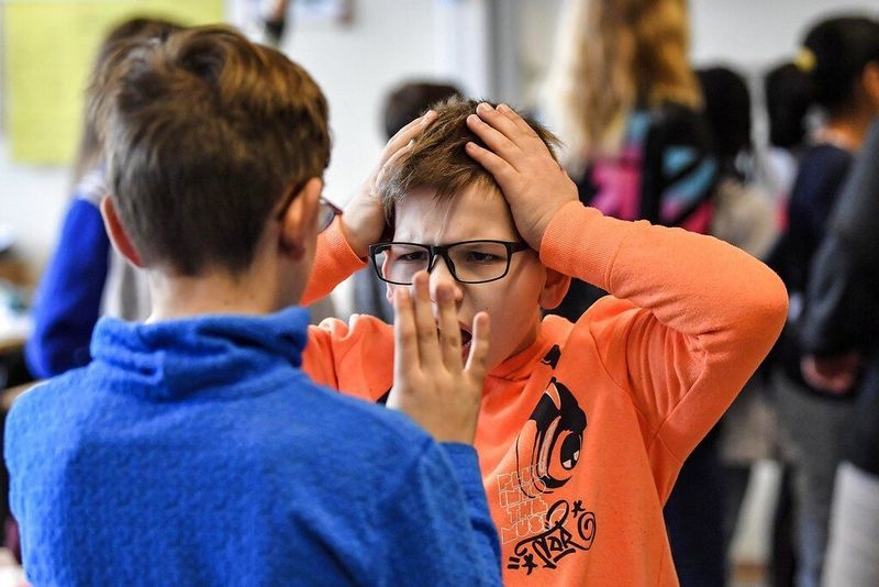 Как нельзя вести себя взрослым, если ребенка обижают в школе