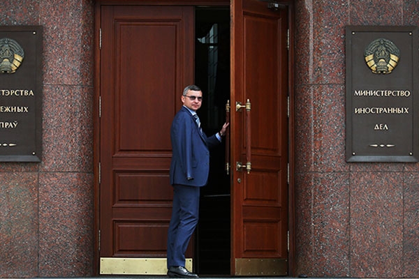 Из Минска отозваны еще шесть дипломатов Литвы