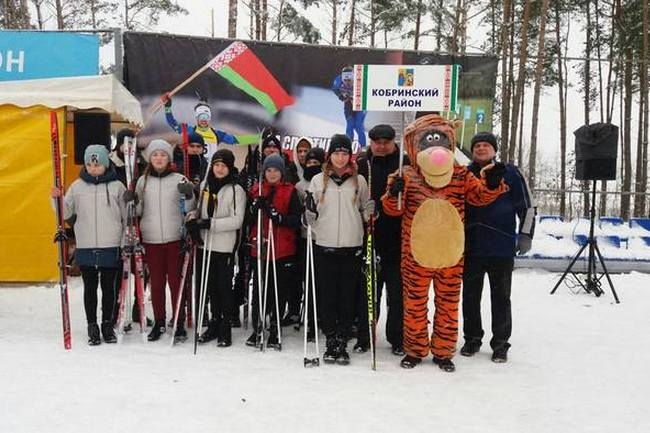 Сборная Кобринского района получила бронзу в эстафете на областных соревнованиях по биатлону «Снежный снайпер»