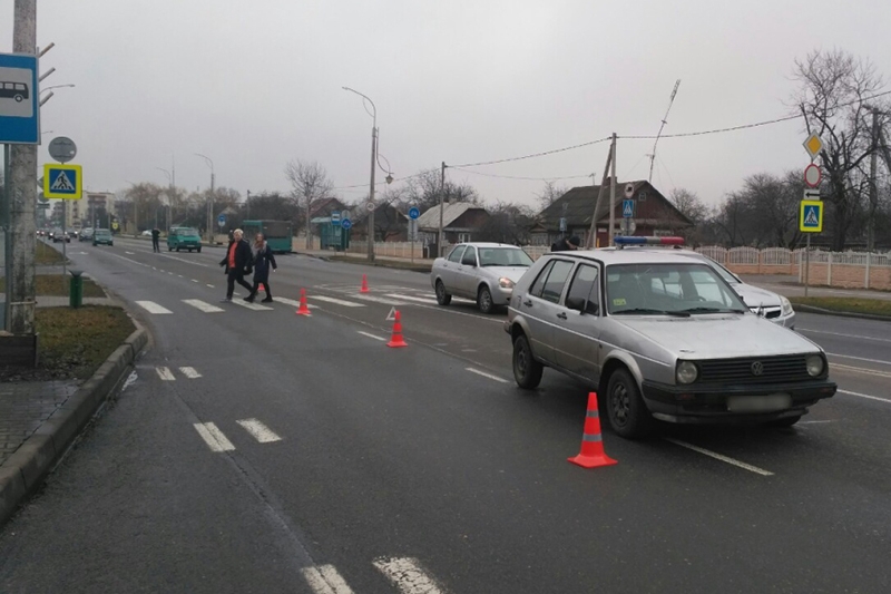 На переходе по ул. Дзержинского в Кобрине сбили 15-летнего пешехода