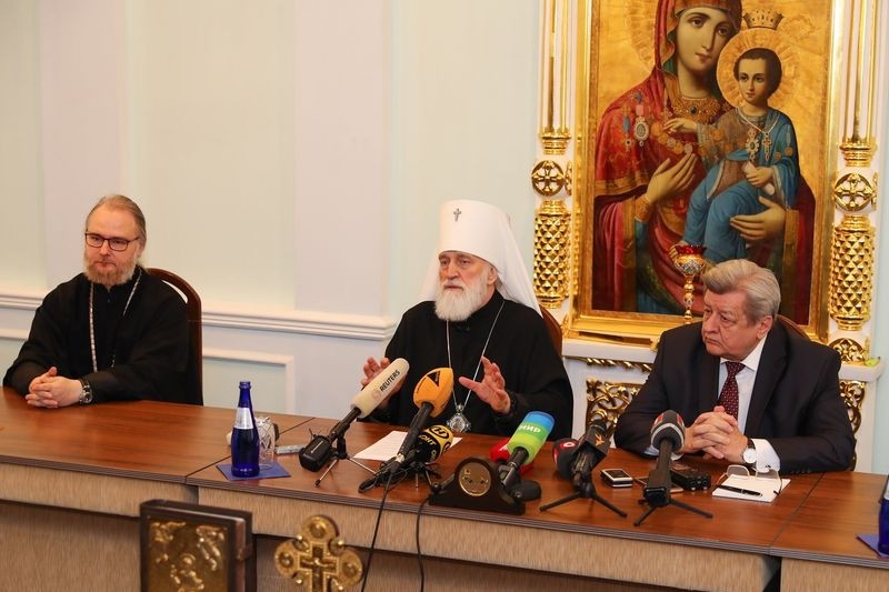 Митрополит Павел призвал верующих в Пасхальные дни молиться дома
