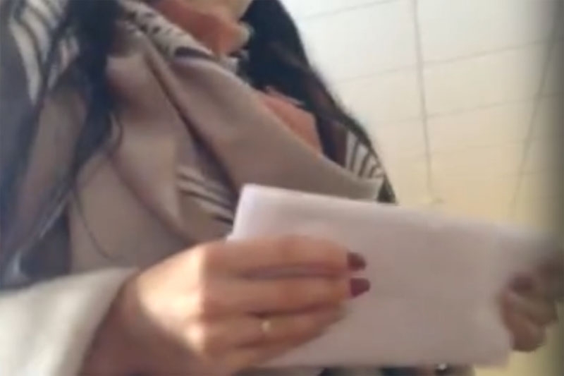 «Сложила бюллетень втрое». Девушка из Бреста рассказала свою версию инцидента во время голосования
