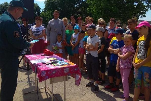 Как в воскресной школе аг. Городец посредством игры детям рассказывали о серьёзном и важном