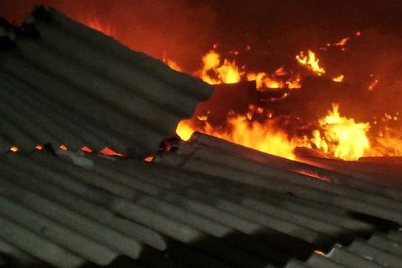 В Кобрине на улице Горького произошел пожар в блочном доме