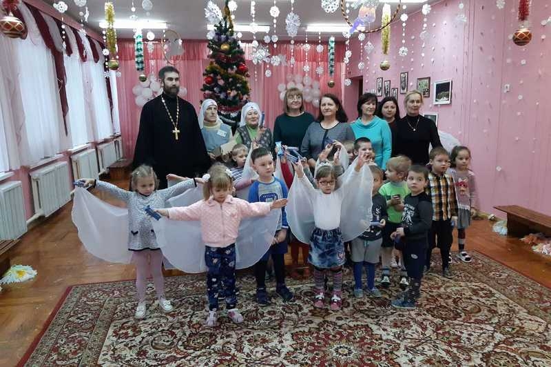 Кобринский собор Александра Невского: подарки благотворительной акции «Рождественское чудо» дошли до адресатов