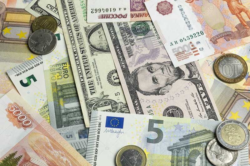 Прогноз по валютам: сколько будут стоить доллар и евро на Новый год