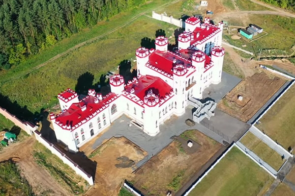 Первую очередь Коссовского дворца введут во второй половине 2020 года