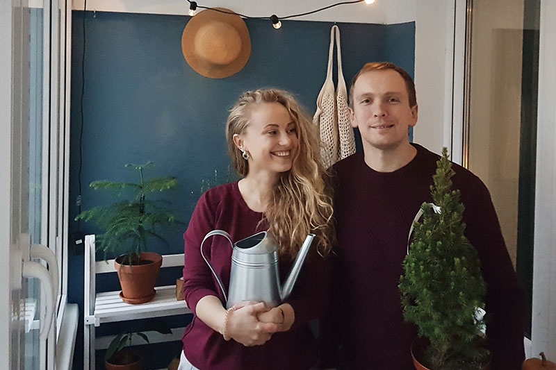 Они очень старались! Поддержим молодую семью из Кобрина в конкурсе по благоустройству балконов