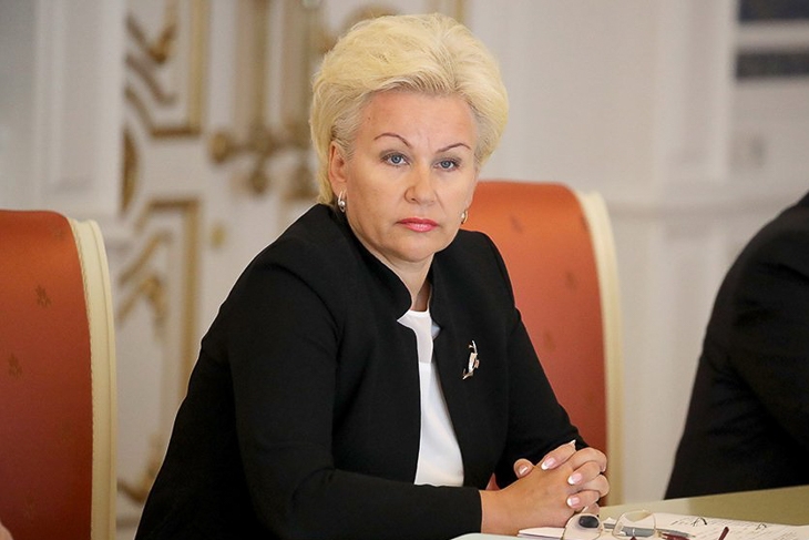 Министр труда объяснила, почему бюджетники получили меньше в январе