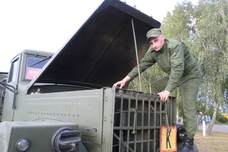 Хороший водитель в армии — на вес золота. Знакомьтесь: кобринчанин Николай Алексеевич
