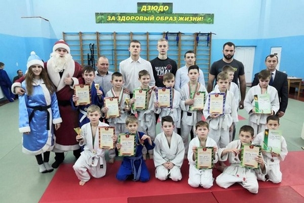 В Кобрине прошёл Новогодний турнир юных дзюдоистов с участием спортсменов Брестчины
