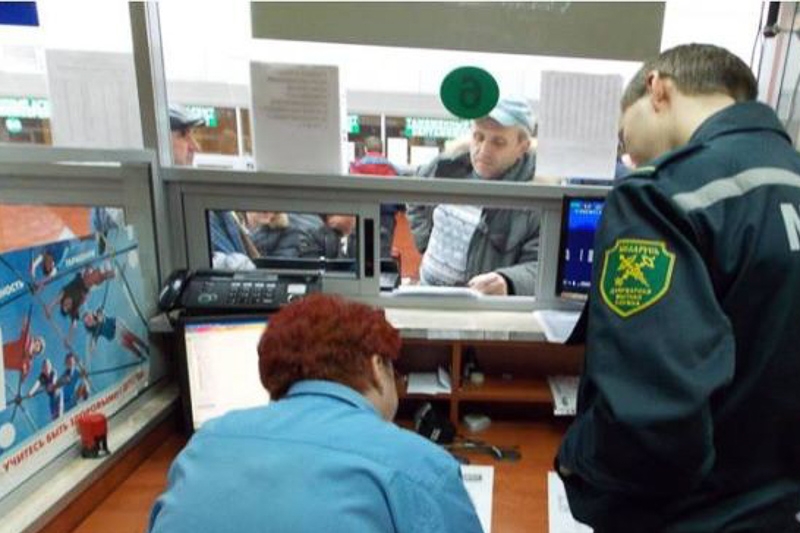 Как выявляет коронавирус у приезжих на границе брестская санслужба?