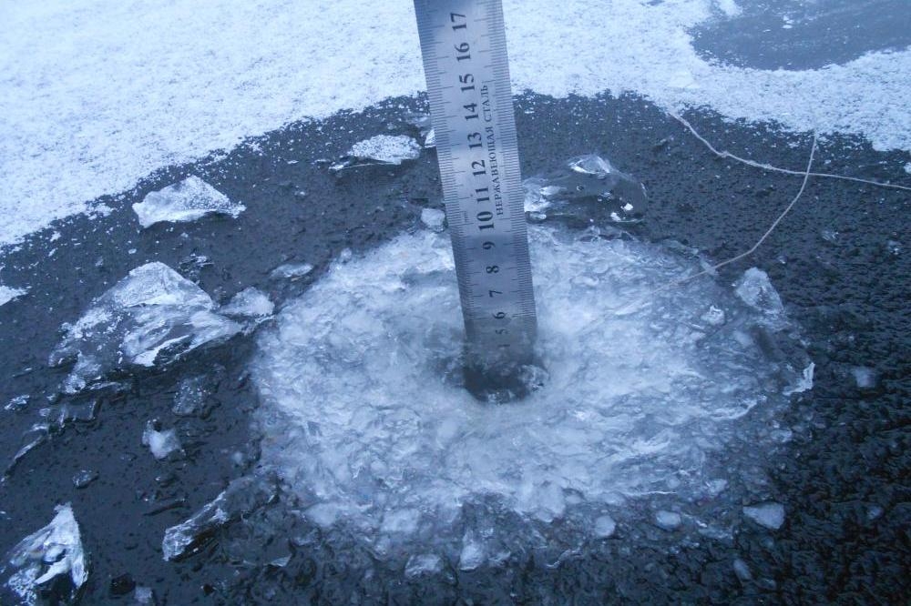 Кобринский ОСВОД: толщина льда меньше 10 см. — не рискуйте ходить по нему