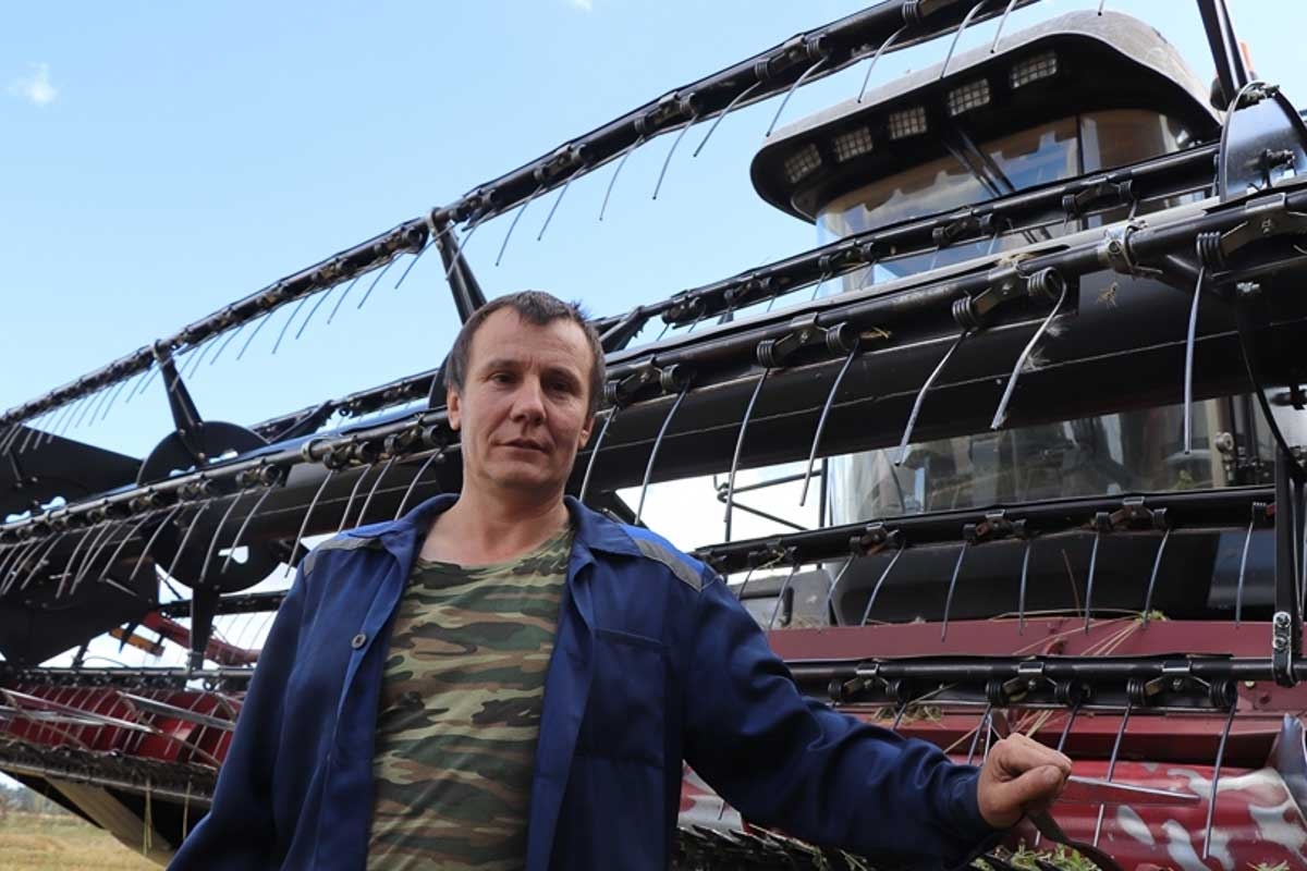 В самом крупном хозяйстве Кобринского района жатва приближается к завершению