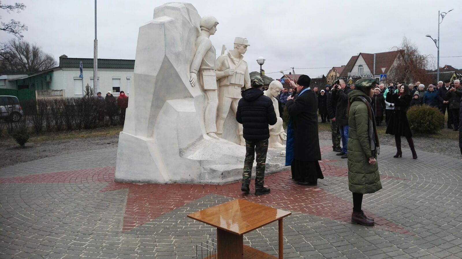 В Кобрине открыли и освятили скульптурную композицию воинам-интернационалистам