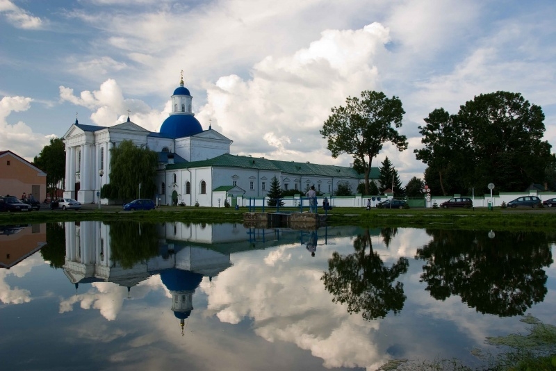 С 1 июня возобновил приём посетителей Успенский Жировичский монастырь