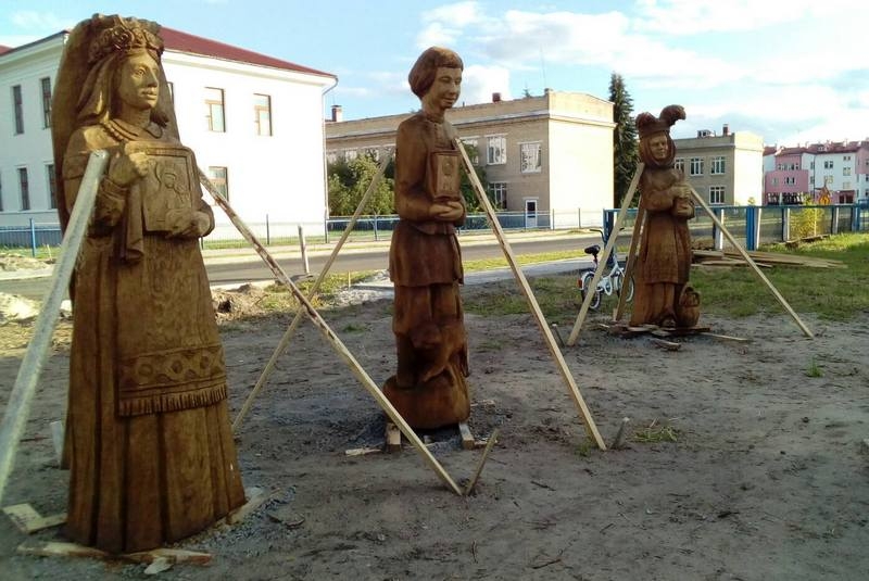«Колышнее вэсiлле кожны дэнь», или как село Дивин Кобринского района обзавелось уникальным арт-объектом