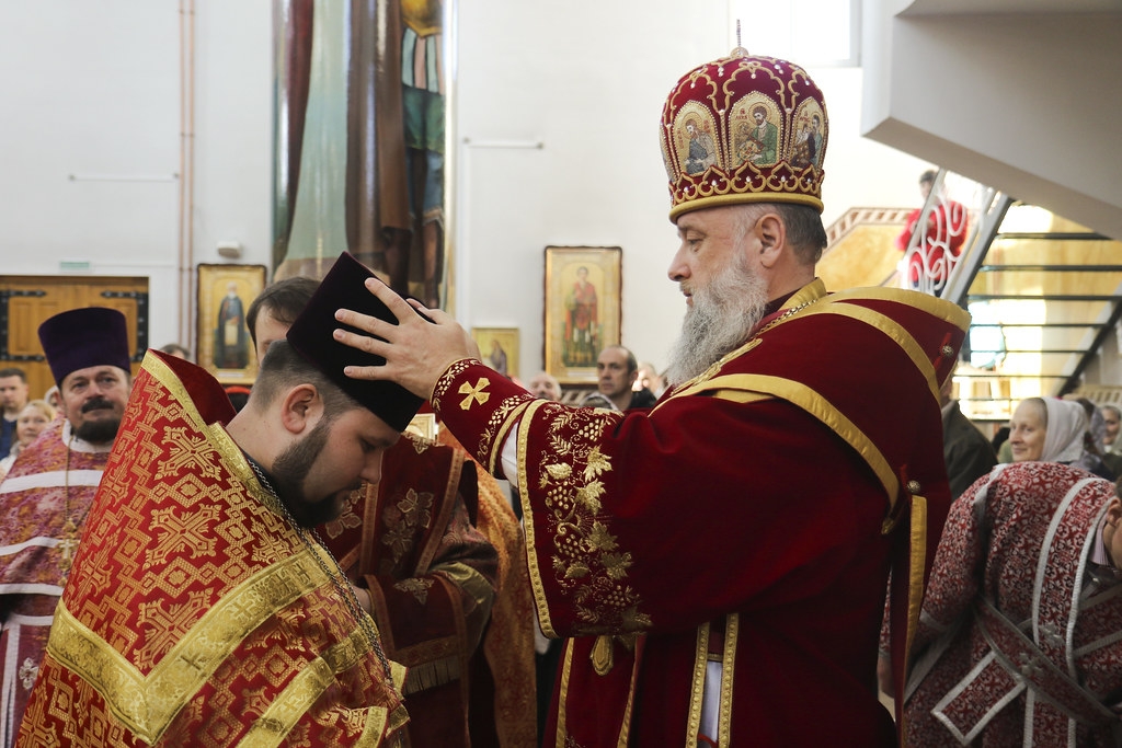 5 священников Кобринского благочиния получили церковные награды в Пасхальную седмицу
