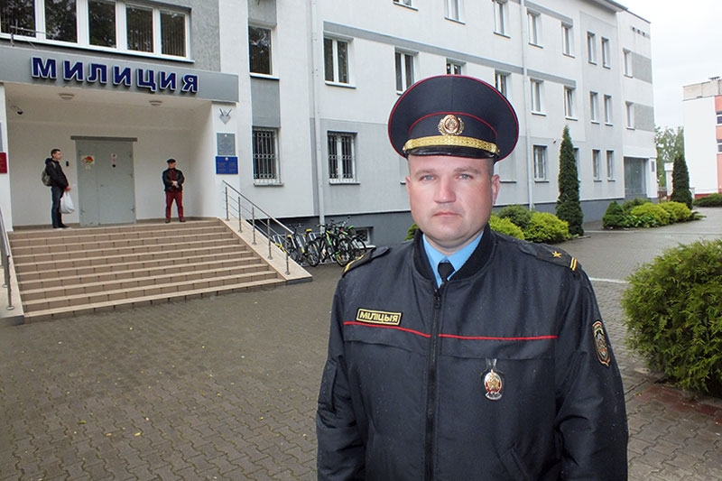 В Кобрине милиционер спас тонувшего мужчину, когда шёл с дежурства