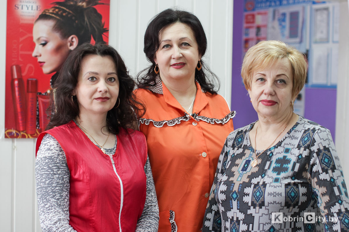 Поздравление женщин Кобрина мужчинам на День защитника Отечества 23 февраля