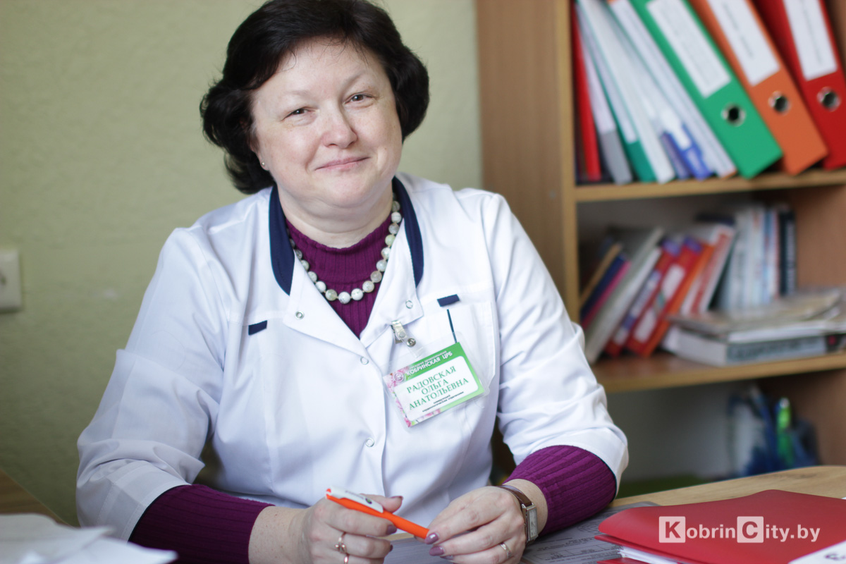 Поздравление женщин Кобрина мужчинам на День защитника Отечества 23 февраля