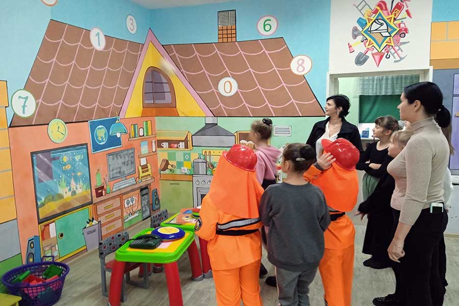 В Кобрине прошла акция-марафон «Будь рядом с ребёнком!», чтобы обратить внимание родителей на детские шалости с огнем