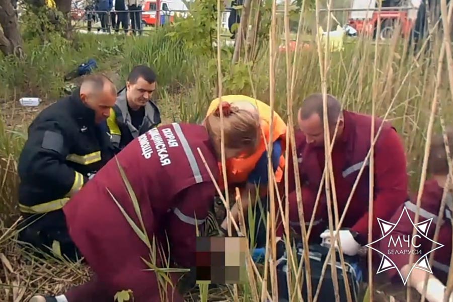 В Бресте 4-летнего мальчика обнаружили в искусственном водоеме — реанимировали спасатели и медики