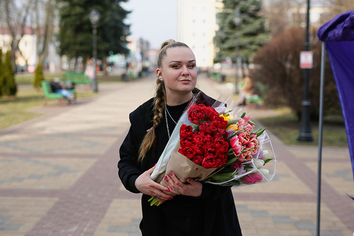 Весеннее настроение в Кобрине: как город встречает 8 Марта