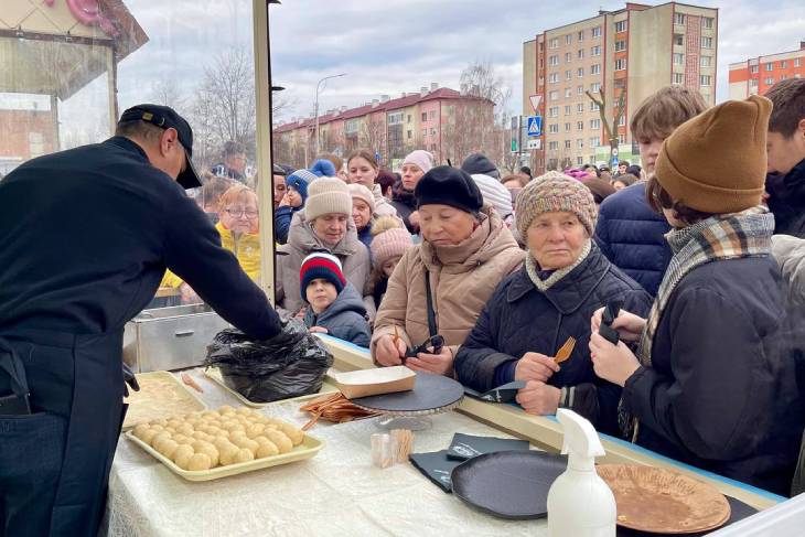 22 февраля в Кобрине открылся обновленный «Верас» — гости увидели сырный особняк и дома из мороженого