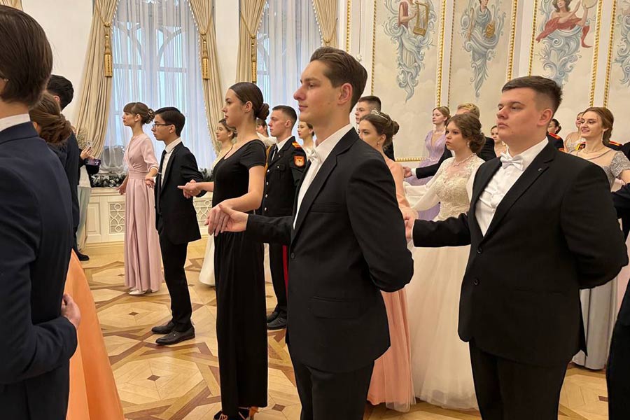 Как в сказке — кто из кобринских ребят побывал на балу в Коссовском дворце