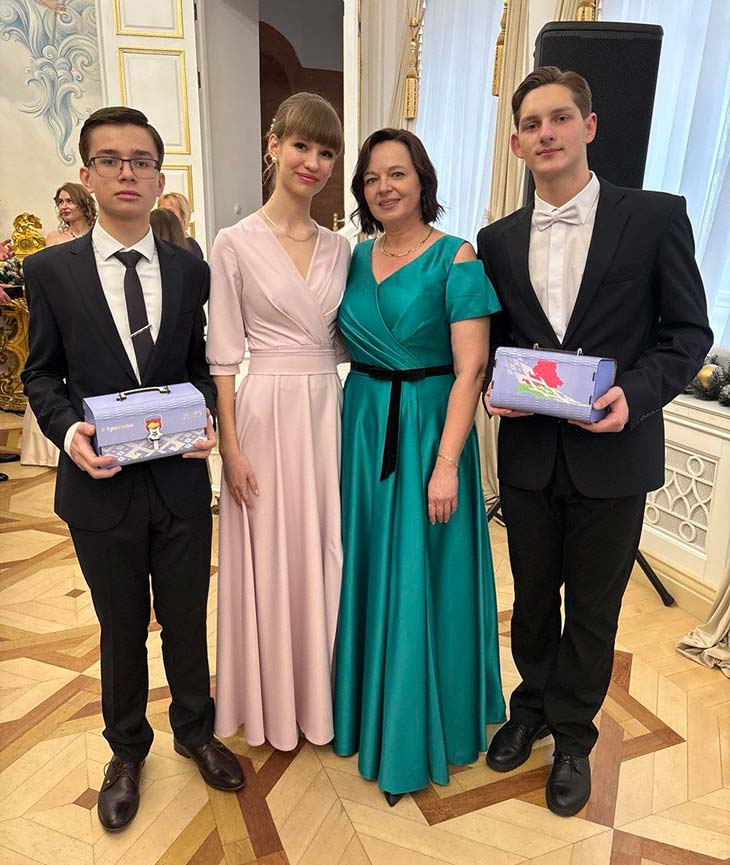 bal v kossovskom dvorce 2