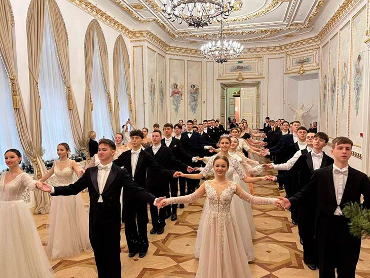 bal v kossovskom dvorce 6