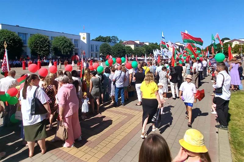 День Республики в Кобрине: праздник гармонично соединил традиции и современность (фото)