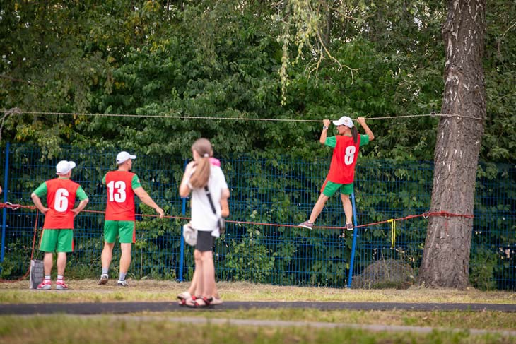 Кобрин отмечает День ВВС: показательные выступления, спортивные состязания, выставки техники, ретроавтомобили