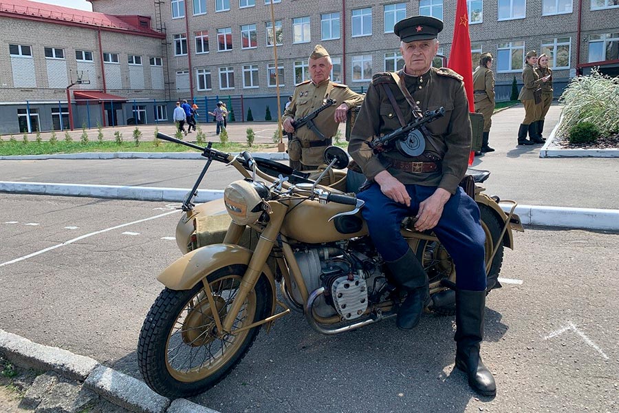 Кобринчанин восстановил уникальный мотоцикл 1941 года: такого экземпляра нет даже в музее Великой Отечественной войны