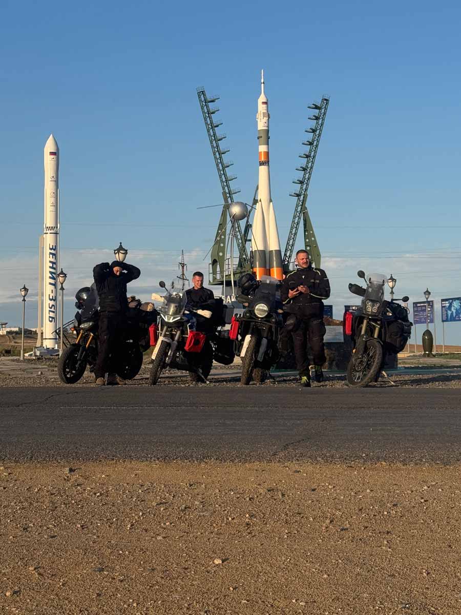 Кобринчане на мотоциклах проехали 12 000 км – через 5 стран, горы, пустыни и ледники добрались до Памира