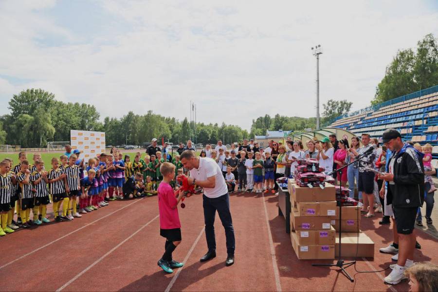 В Кобрине прошел республиканский турнир по футболу Polesie Cup 2024 — кобринские ребята заняли II место