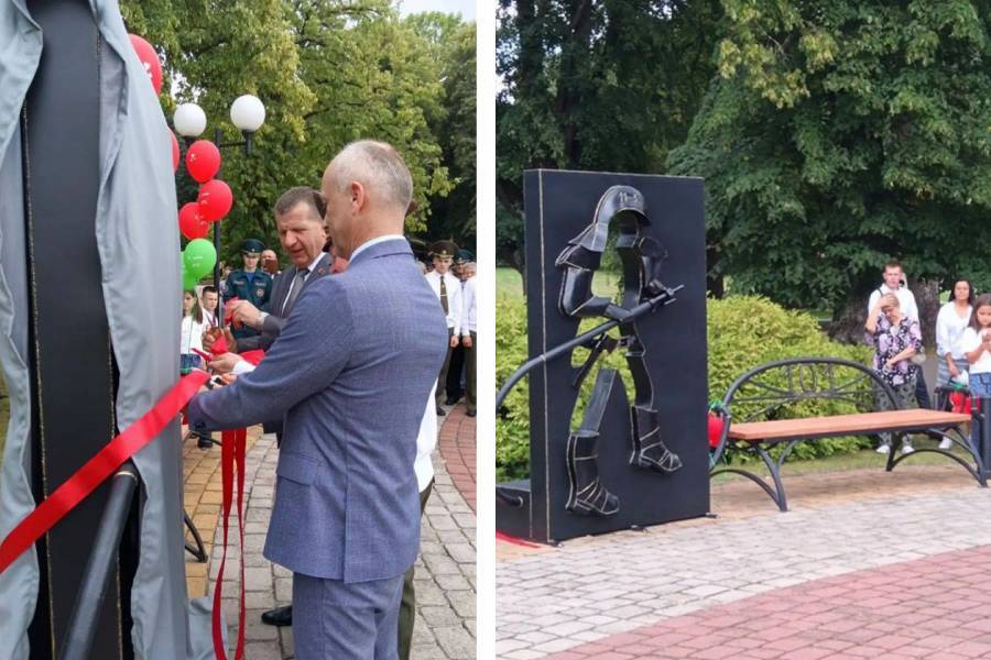 26 июля кобринские спасатели отметили профессиональный праздник. В городе открыли новый арт-объект — скамейку МЧС