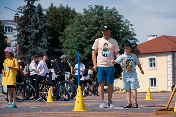 Кобрин крутит педали: в городе прошел велофестиваль «VIVA Ровар – 2025» (фото)
