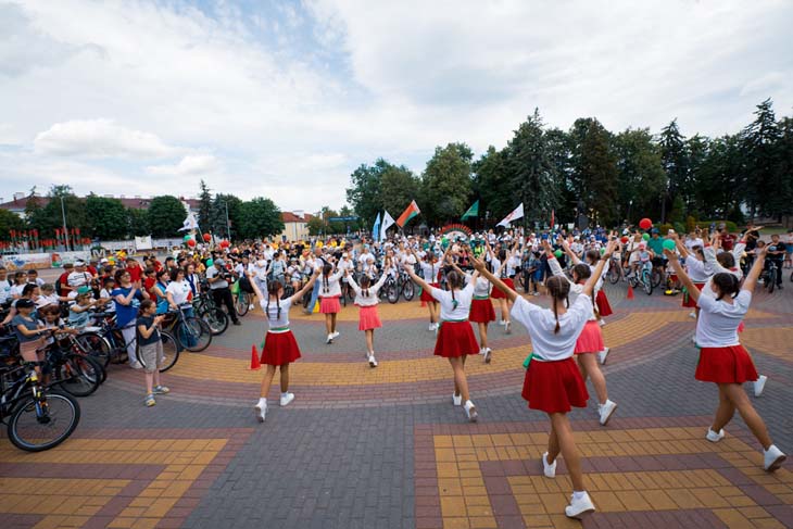 Кобрин крутит педали: в городе прошел велофестиваль «VIVA Ровар – 2025» (фото)