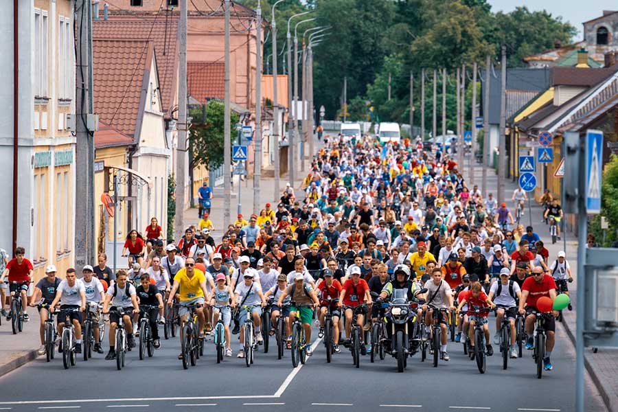Кобрин крутит педали: в городе прошел велофестиваль «VIVA Ровар – 2025» (фото)